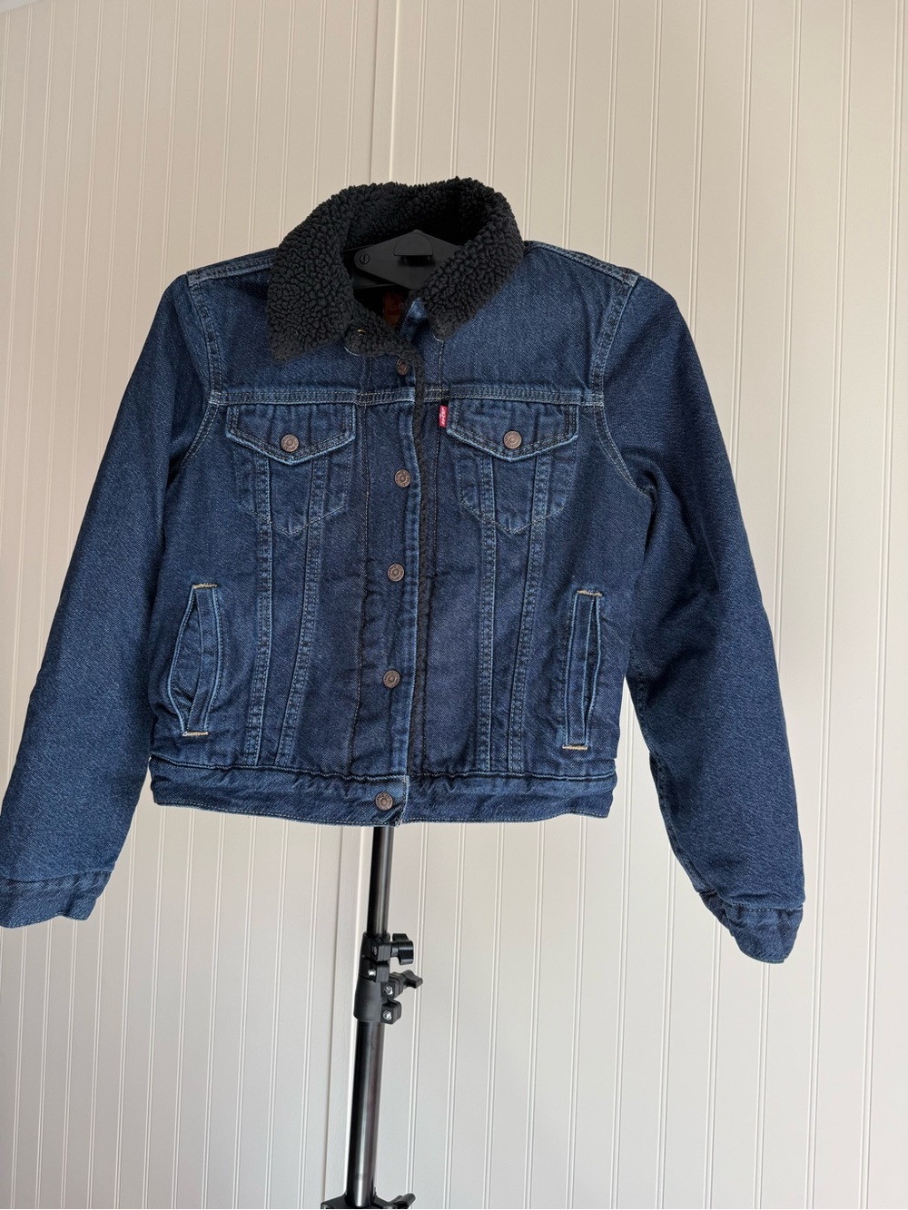 Levi's Womens S Dark Blue Denim Jacket with Black Sherpa Lining Grunge Indie